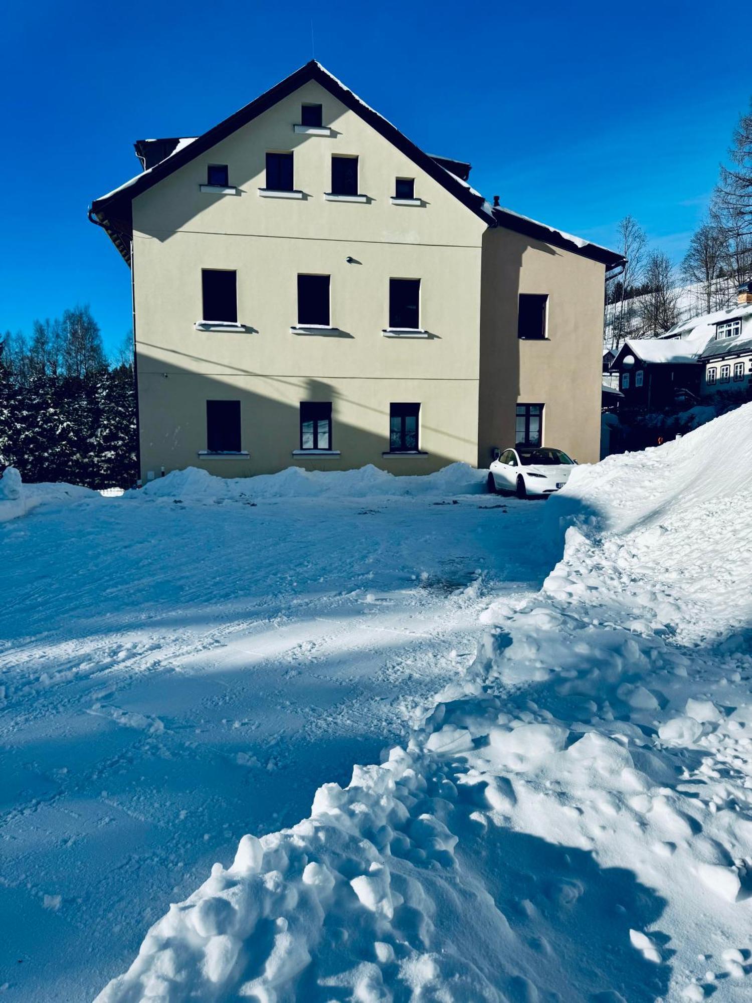 Stara Skola Marianska * Albrechtice v Jizerskych horach